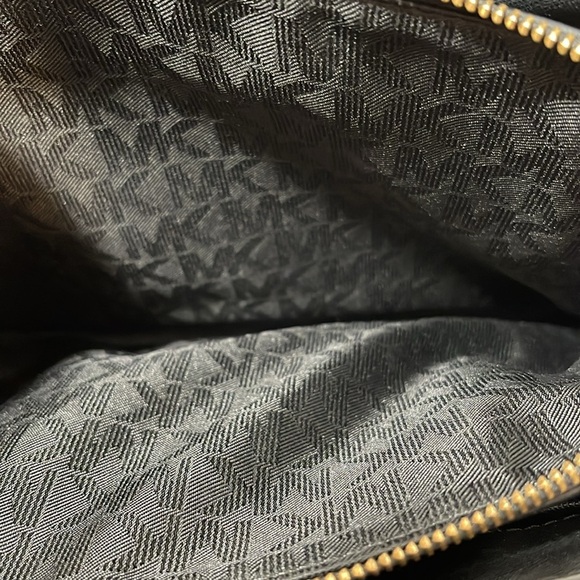 MICHAEL MICHAEL KORS Savannah Medium Saffiano Leather Satchel Black & Gold - Picture 10 of 15